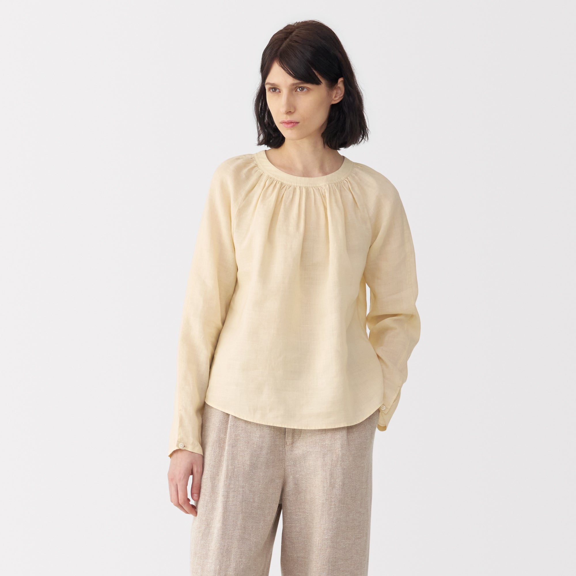 Labo Women's Ramie Fabric Gathered Blouse