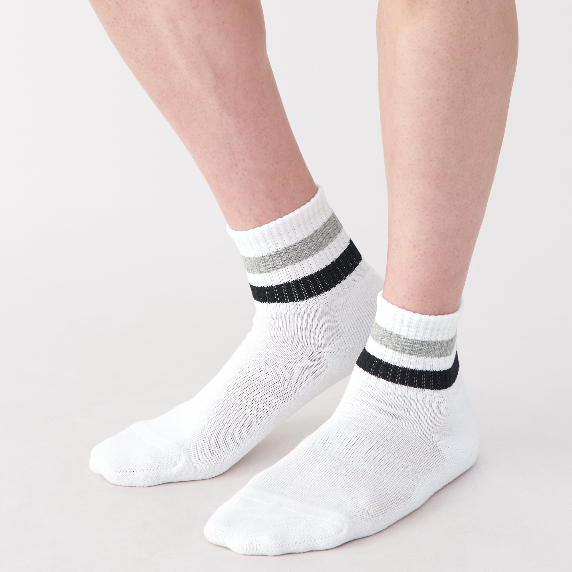 Right Angle Pile Short Socks