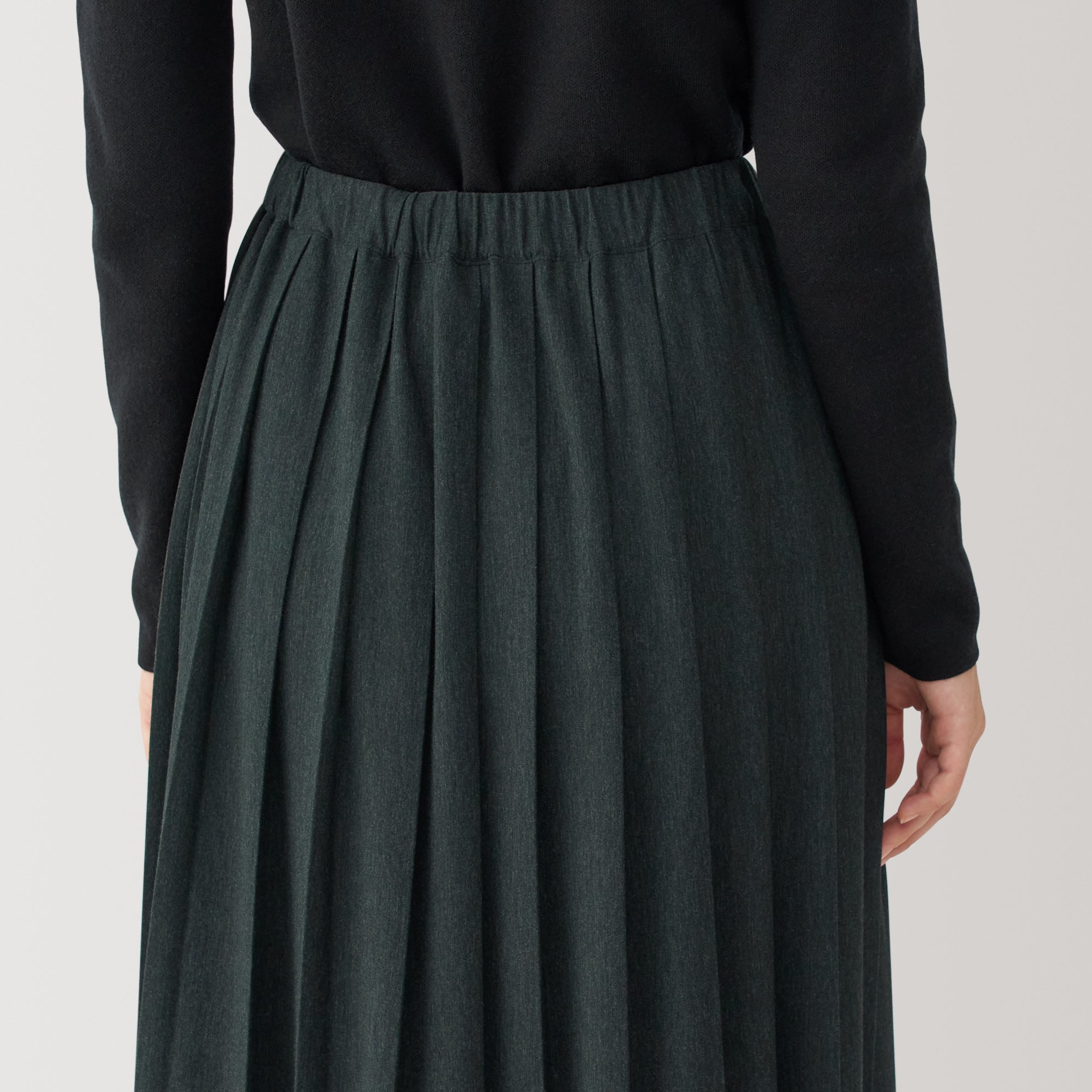 Labo Women's Jersey Pleated Skirt