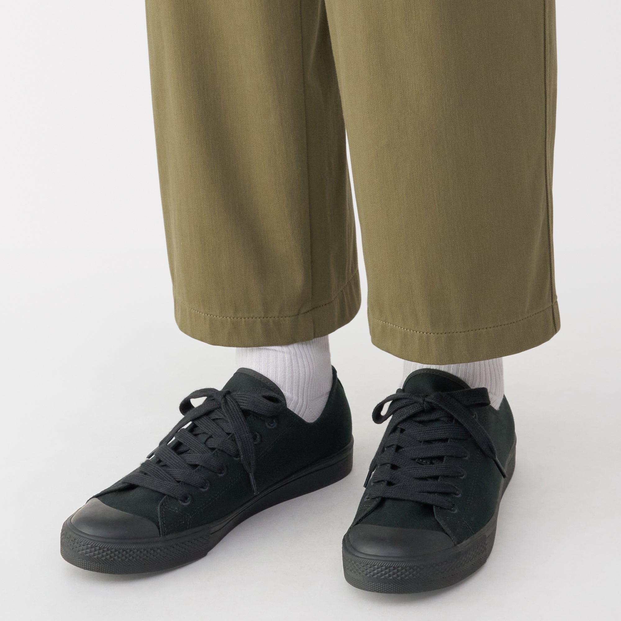Less Tiring Sneakers - Black Pattern
